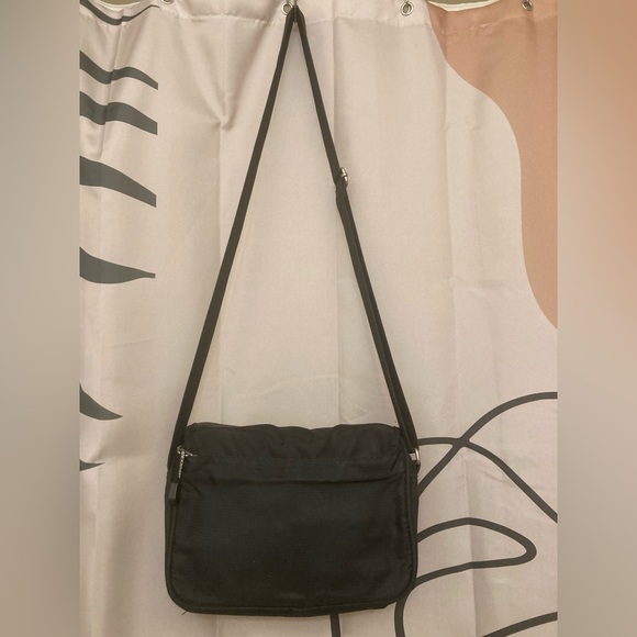 Derek Alexander Black Messenger Bag - Picture 5 of 6